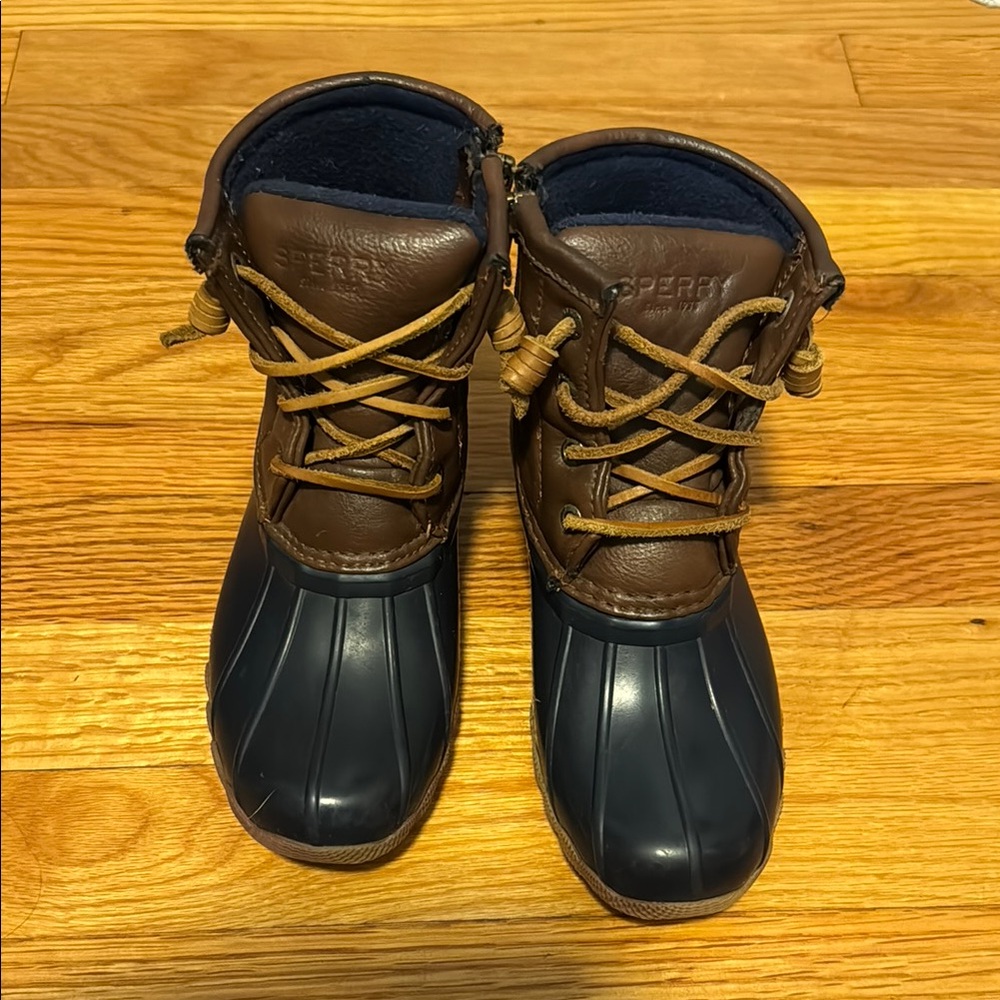 Sperry Brown and Black Rain & Snow Boots Waterproof Design
Used